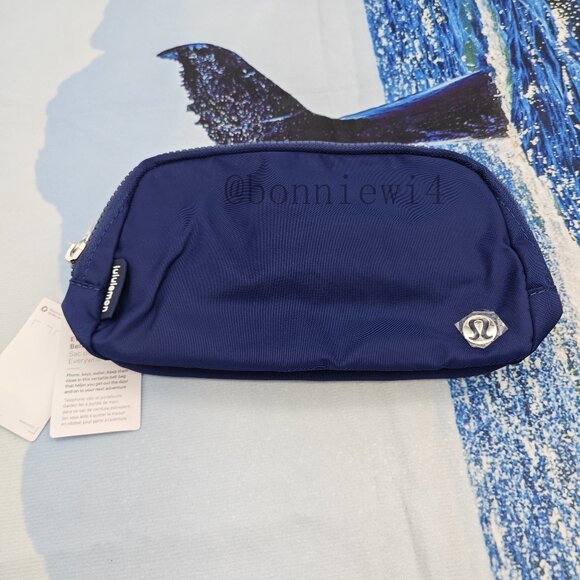 Lululemon Everywhere Crossbody Belt Bag 1L blue - Picture 1 of 4